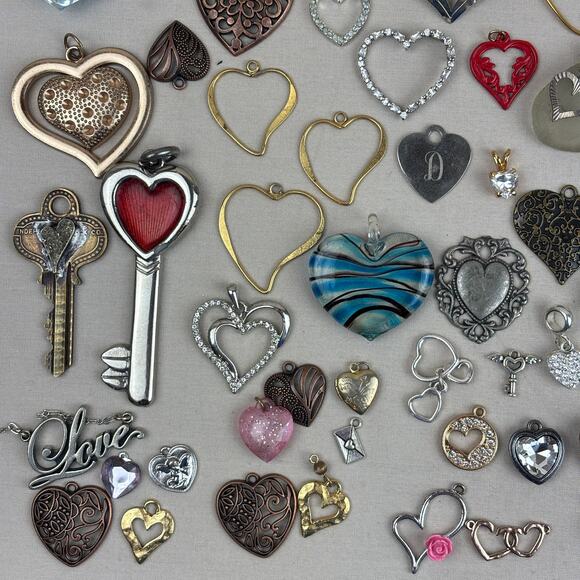Pendant Charm Craft Jewelry Lot - 75+ Hearts Love Key Glass Metal - Picture 3 of 11